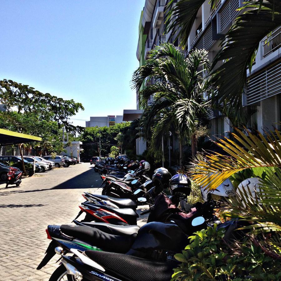 Greensa Inn Surabaya Bagian luar foto