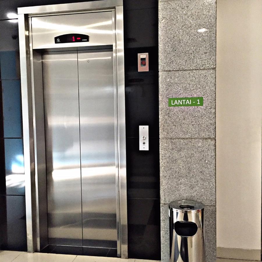 Greensa Inn Surabaya Bagian luar foto