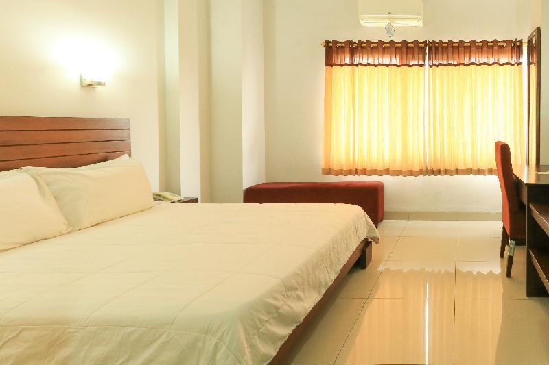 Greensa Inn Surabaya Bagian luar foto