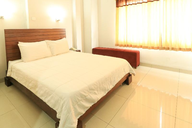 Greensa Inn Surabaya Bagian luar foto
